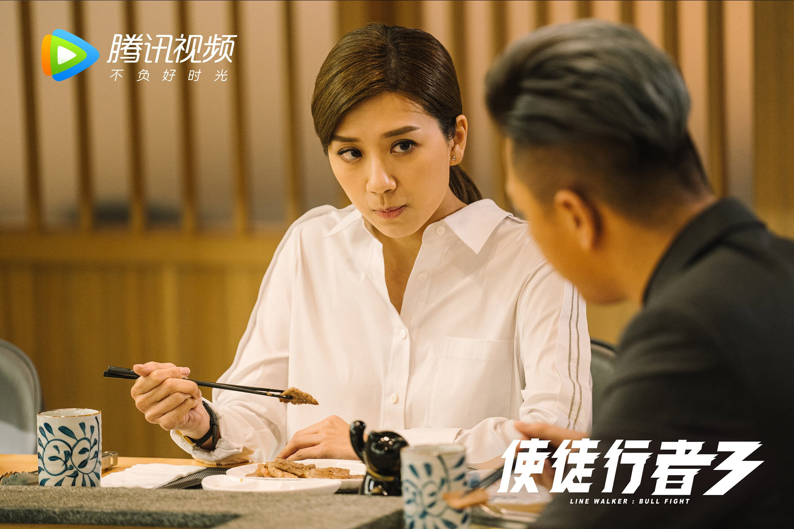 泰国骑手Natchinapha Rattanachotirat荣获2024年最佳障碍赛骑手奖，表彰其卓越表现。