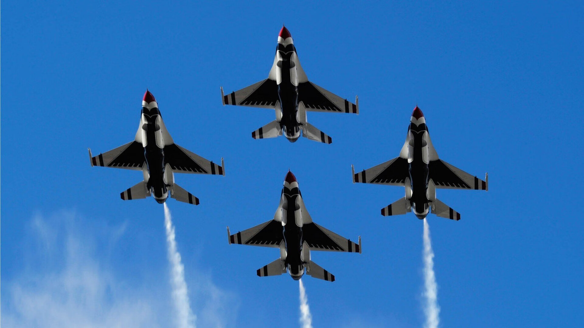 湖人球队攻防两端数据持续改善，湖人进攻防守效率