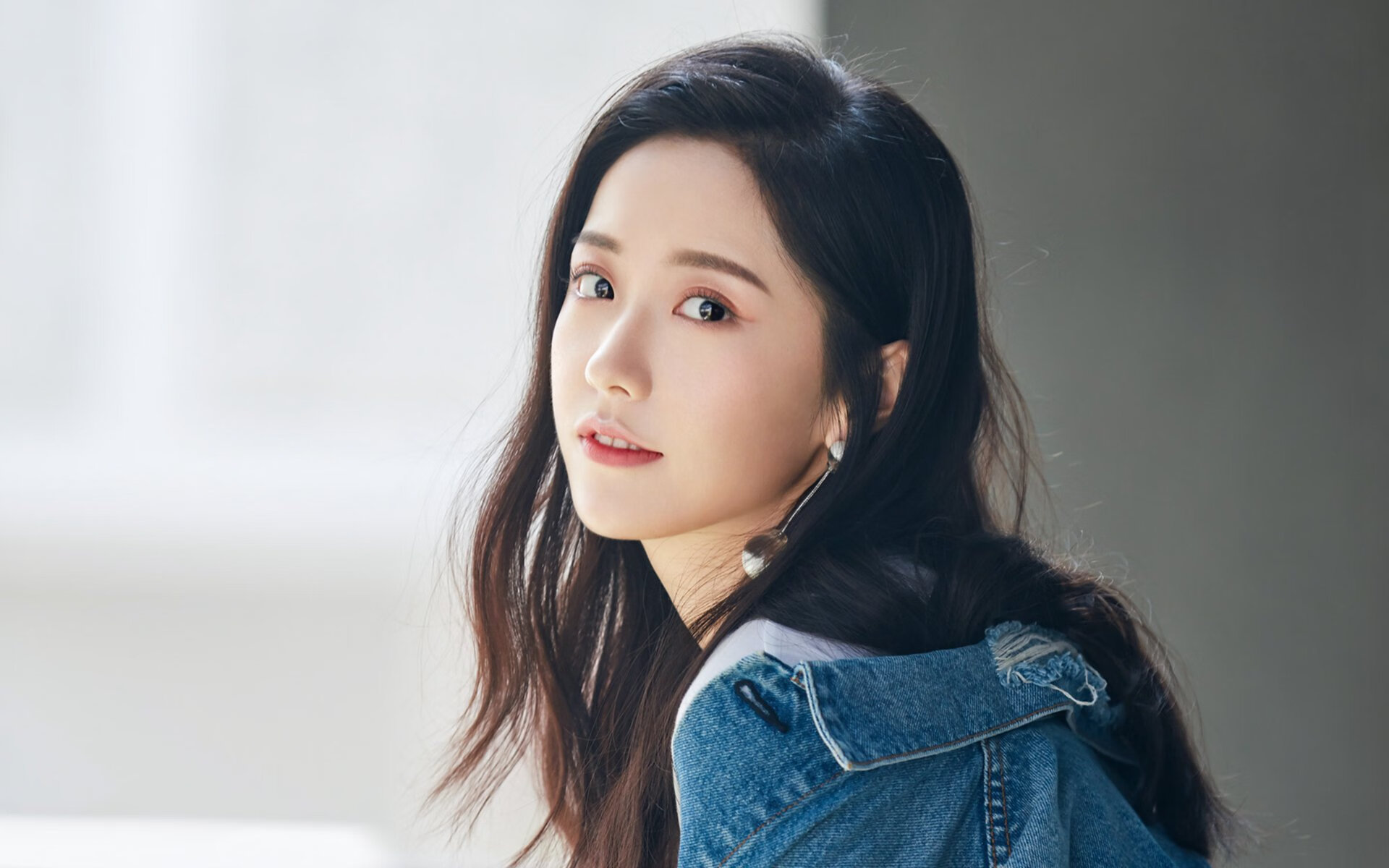 熊猫体育网站入口-德国男篮在世界锦标赛中稳步晋级，展现崭新实力，德国男篮出线