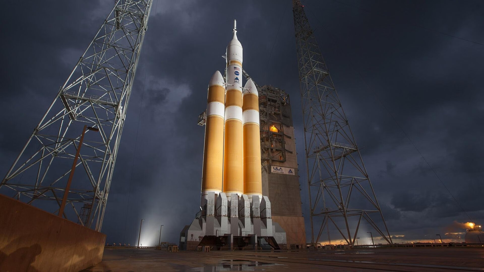 熊猫体育官网-湖人内线球员频频抢板打乱对手节奏，湖人内扛